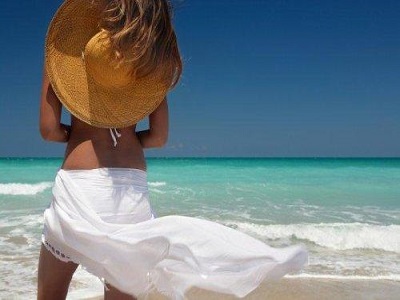 Порада: чому варто придбати парео?