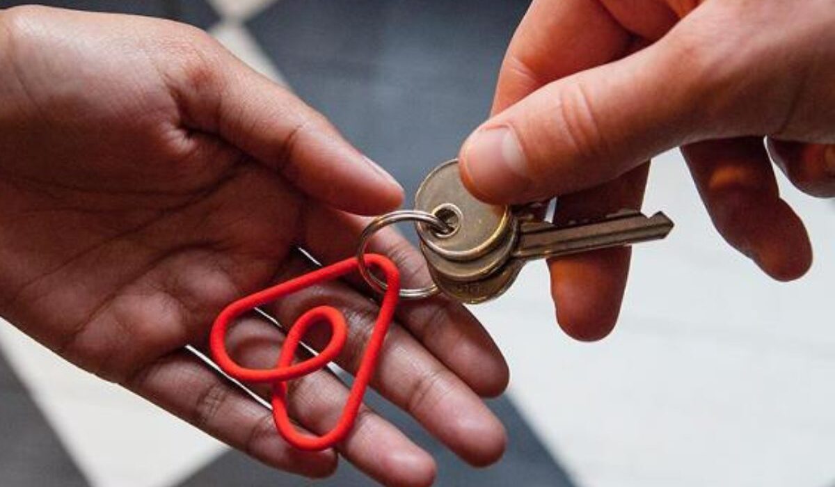 Для українських біженців у Варшаві безкоштовне житло пропонує Airbnb