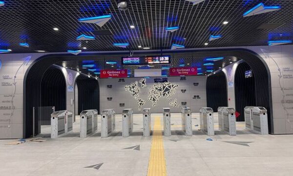 До головного аеропорту Стамбула провели швидкісне метро