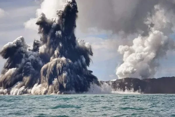 Виверження вулкана в Тонга