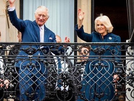 Букінгемський палац опублікував офіційне запрошення на коронацію Чарльза III та королеви-консорт