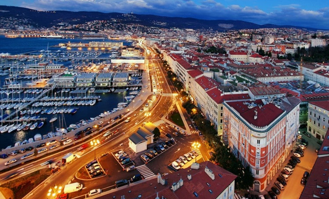 Трієст, Італія