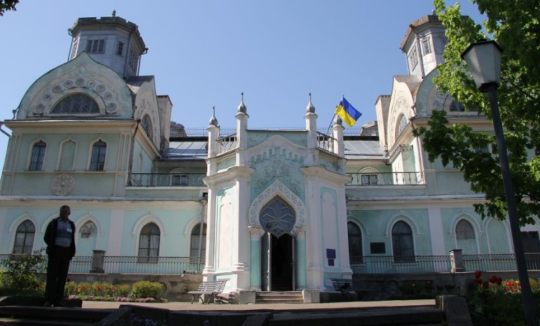 Замки та палаци Черкащини: подорож до таємничого палацу Даховських та маєтку Лопухіних