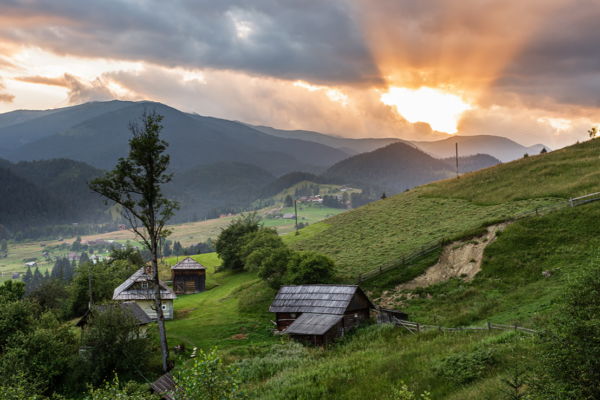 Цифровий детокс: найкращі місця в Україні для вікенду без Інтернету та зв’язку
