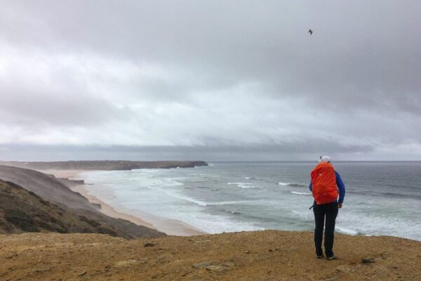 Соло-подорожі: психологія, підготовка, страхи та переваги самостійних мандрівок