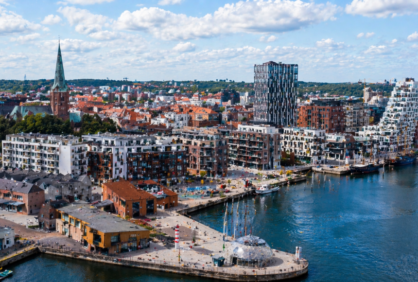 Орхус — сучасне місто Данії біля моря