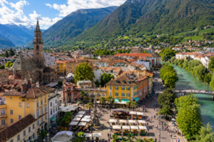 Больцано — альпійське місто в Італії між горами, вином і спокоєм
