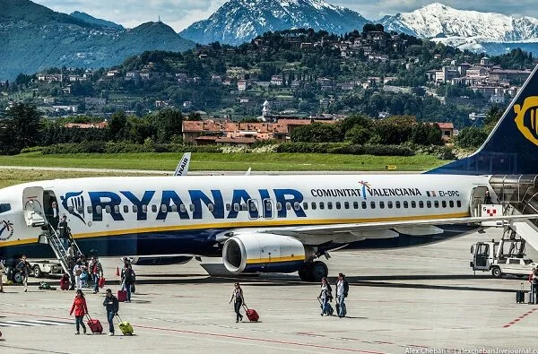 ЄС схвалив посилені права авіапасажирів: що зміниться при затримках, скасуваннях і «no-show»