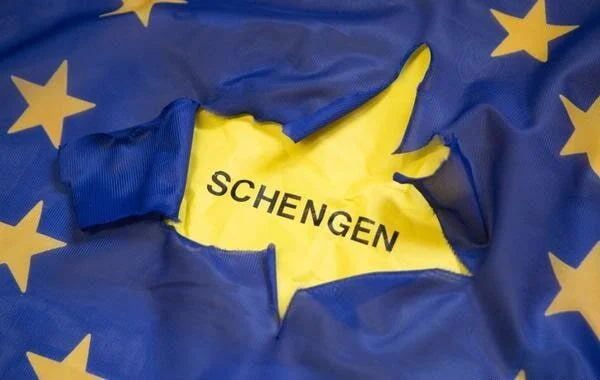 EES запрацювала на всіх зовнішніх кордонах Шенгену, але аеропорти попереджають про літні черги