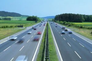 Платні дороги, віньєтки та екозони: що перевірити перед автоподорожжю Європою