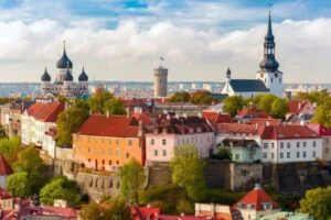 Пярну, Естонія — курортна архітектура, деревʼяні вілли й Балтика поза літнім сезоном