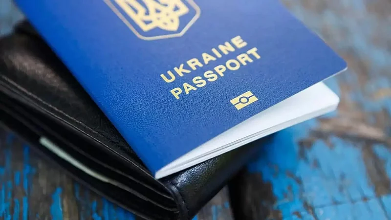 Паспорт перед подорожжю: строк дії, вільні сторінки й стан документа, які краще перевірити заздалегідь